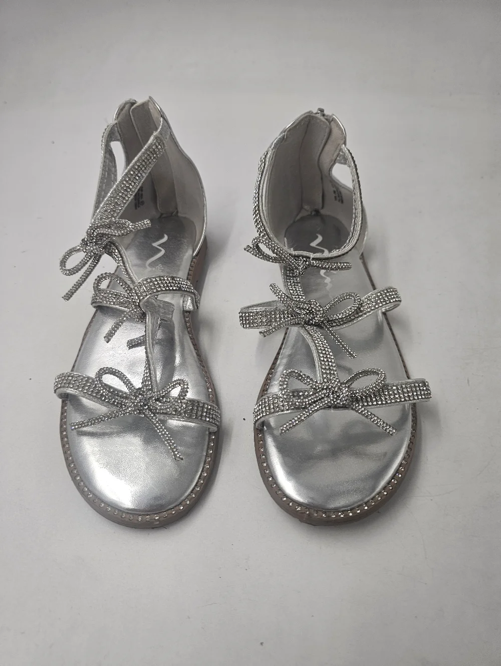 Nina Kids Solace Silver Rhinestone Bow Sandals Youth Size 2 Dress Shoes